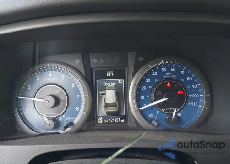 2015 Toyota Sienna Xle 8 Passenger z USA, uszkodzony, nr VIN 5TDYK3DC7FS659864